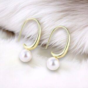 18k Gold tone Gorgeous faux pearl earrings​​